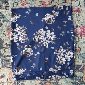 Torrid Blue Floral Pencil Skirt Size 4